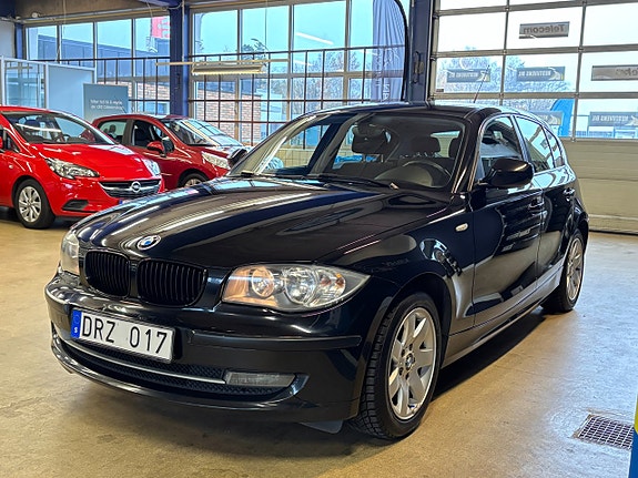 BMW 116i 2 of 5
