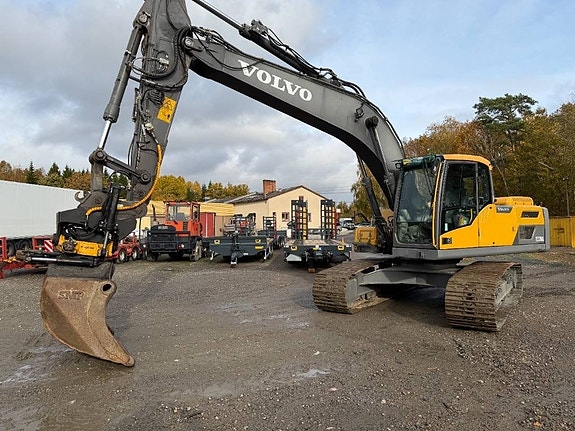 Volvo EC 220 DL med låga timmar 3st skopor