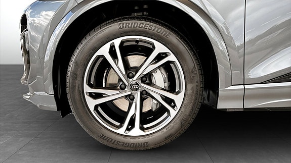 Audi Q6 e-tron 7 of 21