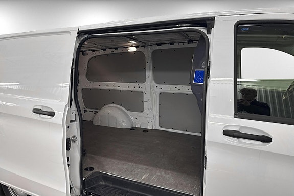 Mercedes-Benz eVito 111 9 of 14