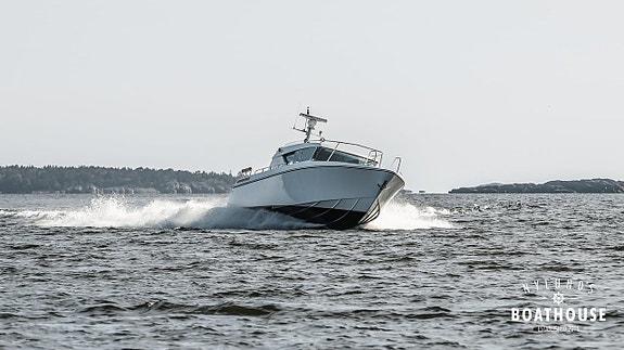 Delta 40 WA | 2x Volvo Penta D6-350 A-B 4 of 5
