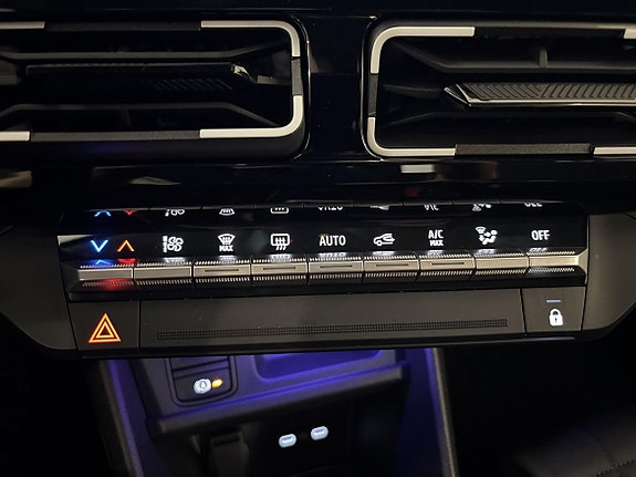 Renault 4 E-Tech 12 of 17