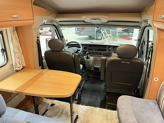 Knaus SPORT TI 650 (Solcell+3 500kg+4 bält+TRUMA) 9 of 17