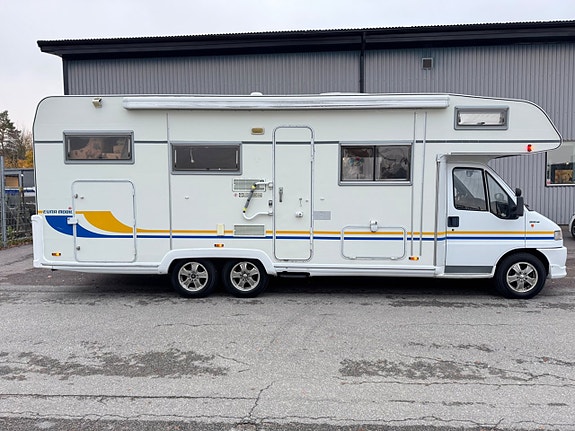 Eura Mobil Activa 770 HB ny servad 7 bältade platser