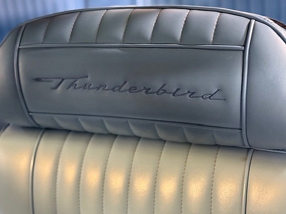 Ford Thunderbird 9 of 19