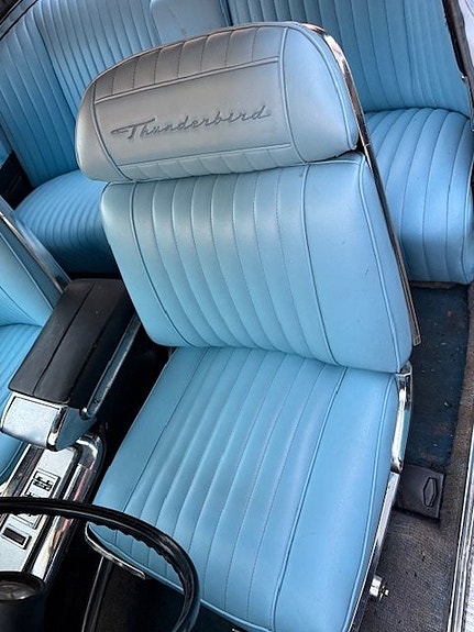 Ford Thunderbird 6 of 19
