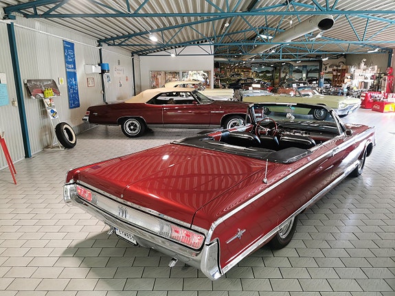 Ford Thunderbird 20 of 30