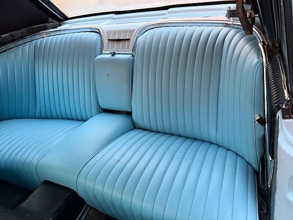 Ford Thunderbird 10 of 19