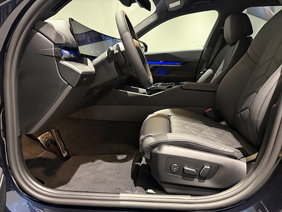 BMW i5 10 of 18