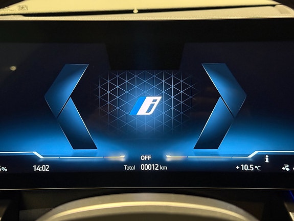 BMW i5 14 of 18