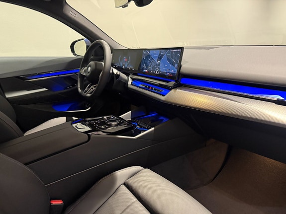 BMW i5 9 of 18