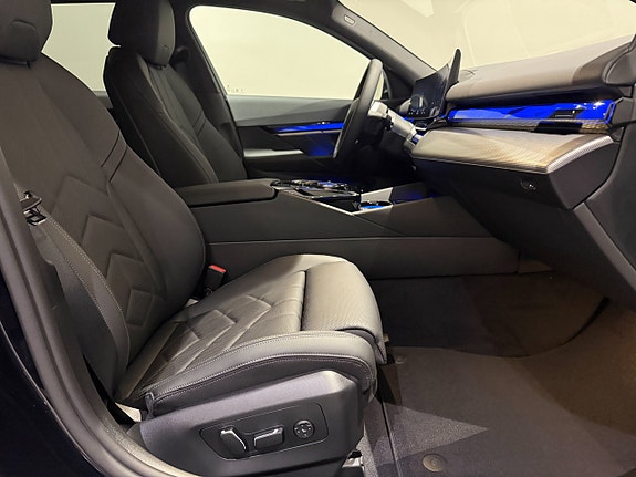 BMW i5 8 of 18