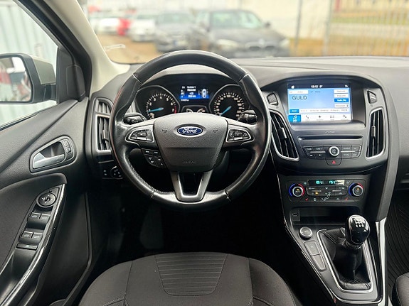 Ford Focus 8 of 25