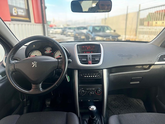 Peugeot 207 9 of 20
