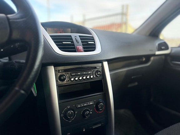 Peugeot 207 13 of 20