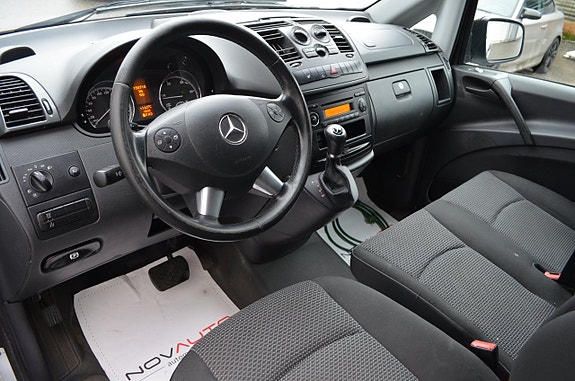Mercedes-Benz Vito 113 2 of 13