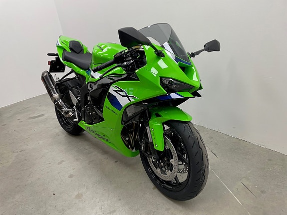 Kawasaki ZX-6R 2026 Hemma i butiken 4 of 8
