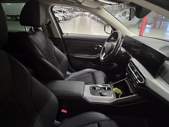 BMW 330e 4 of 10