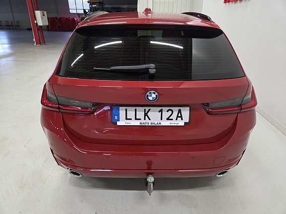 BMW 330e 7 of 10