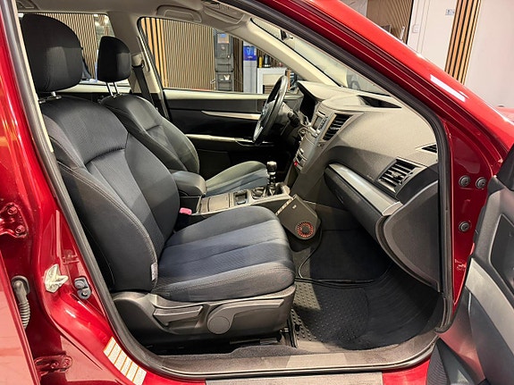 Subaru Legacy 15 of 22
