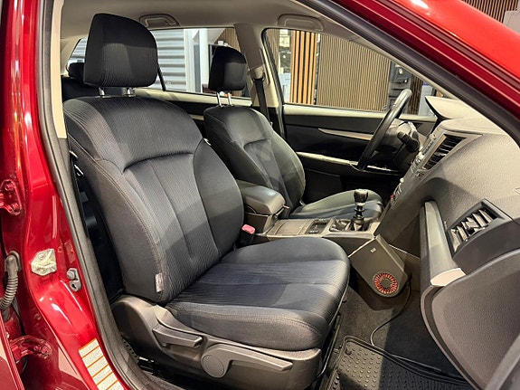 Subaru Legacy 16 of 22
