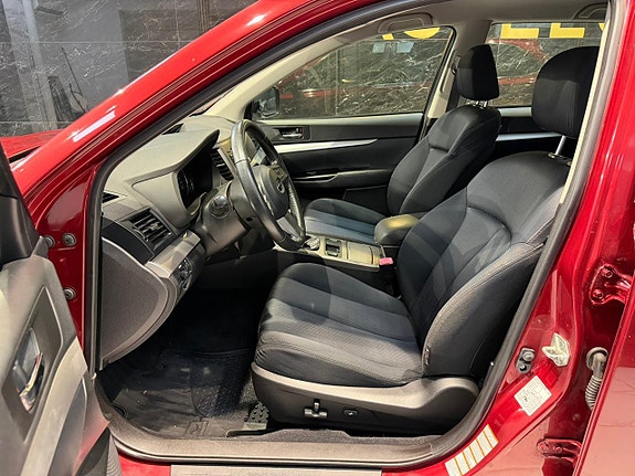 Subaru Legacy 11 of 22