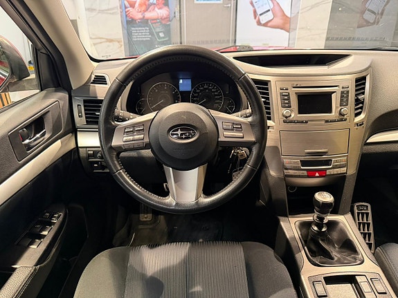 Subaru Legacy 10 of 22
