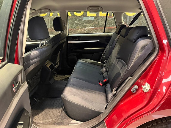 Subaru Legacy 13 of 22