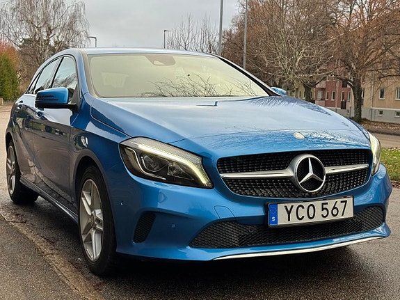 Mercedes-Benz A180 2 of 5