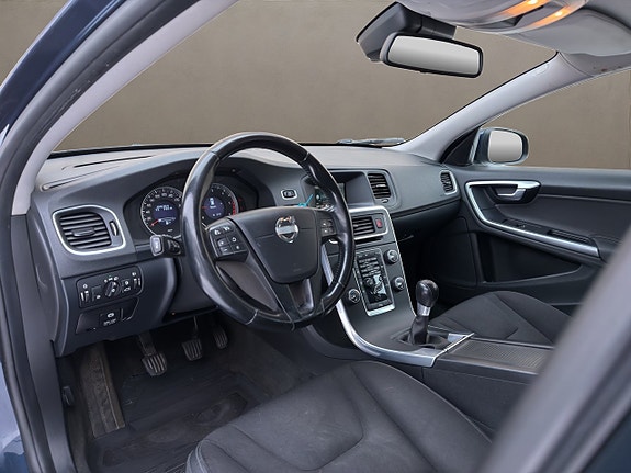 Volvo V60 3 of 5