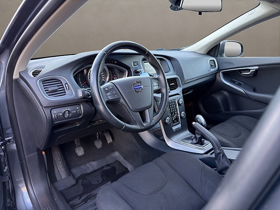 Volvo V40 3 of 5