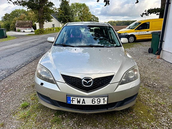Mazda 3 2 of 7