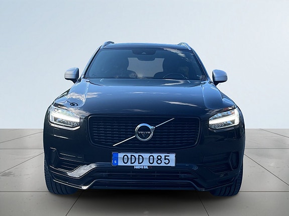 Volvo XC90 2 of 23
