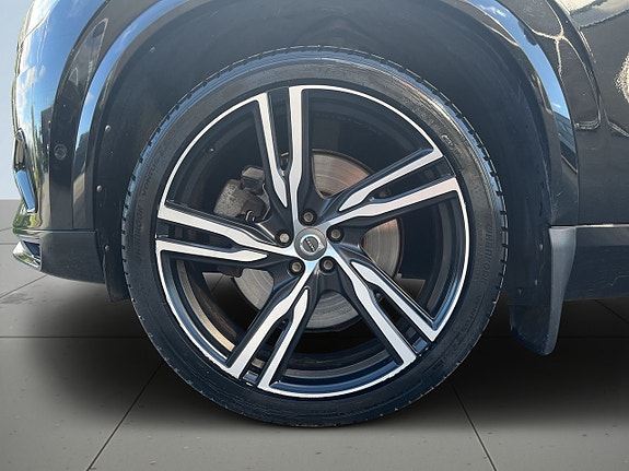 Volvo XC90 14 of 23