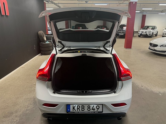 Volvo V40 5 of 18
