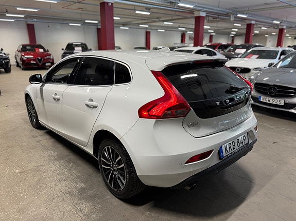 Volvo V40 6 of 18