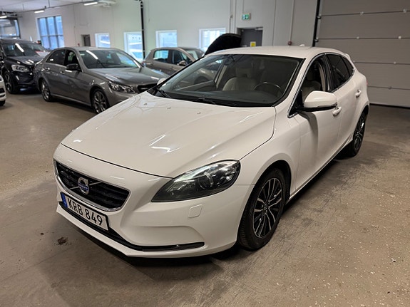 Volvo V40 7 of 18