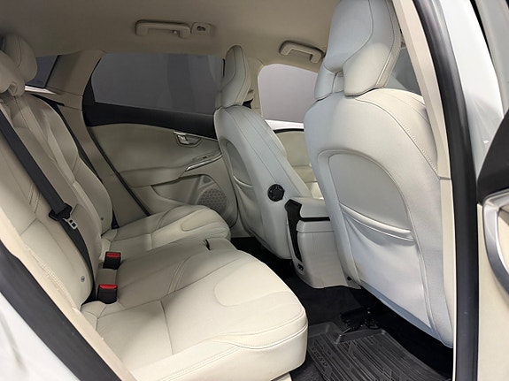 Volvo V40 9 of 18