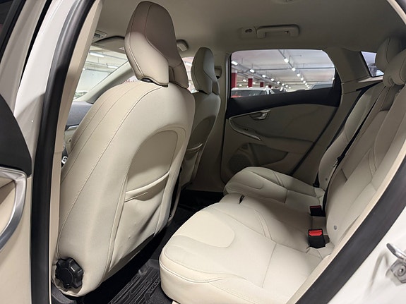 Volvo V40 10 of 18