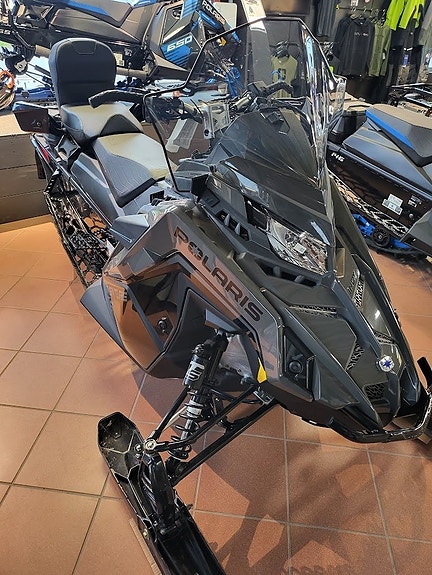 Polaris Indy Adventure S4 137" 2 of 8