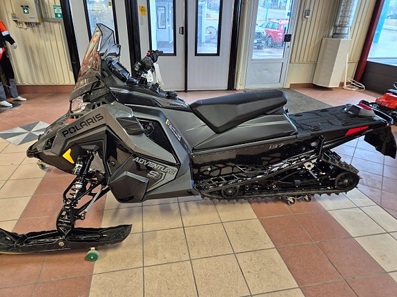 Polaris Indy Adventure S4 137"