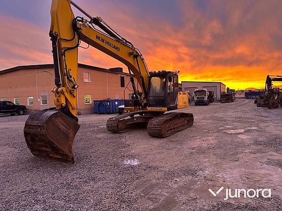 Bandgrävare - New Holland, E215C