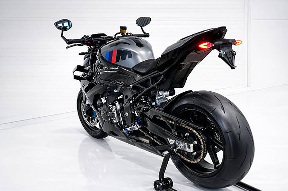 BMW Motorrad M 1000 R Full Carbon Fiber 2 of 5