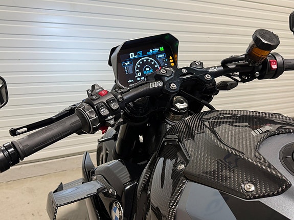 BMW Motorrad M 1000 R Full Carbon Fiber 7 of 13