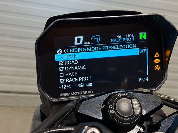 BMW Motorrad M 1000 R Full Carbon Fiber 9 of 13
