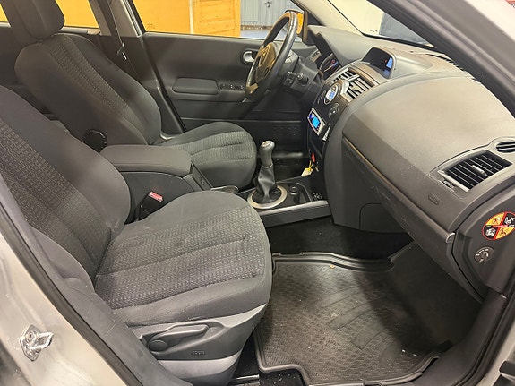 Renault Megane II 8 of 13