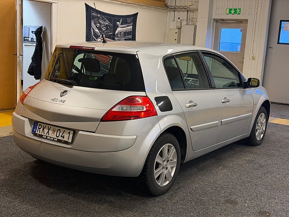Renault Megane II 4 of 5