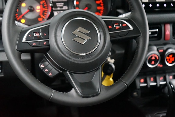 Suzuki Jimny 21 of 23
