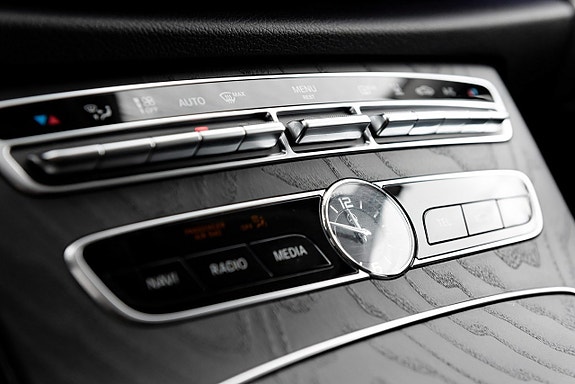 Mercedes-Benz E300 de 12 of 17