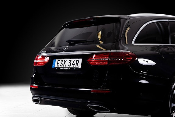 Mercedes-Benz E300 de 5 of 17